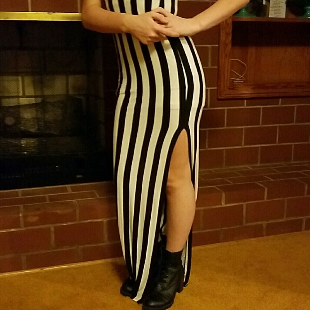 Super long black and white stripped  maxi ski